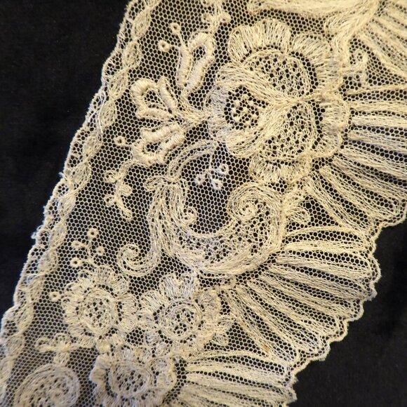 VINTAGE ANTIQUE 16” VICTORIAN CREAM LACE COLLAR - Picture 3 of 16